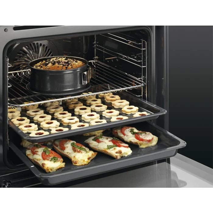 AEG 3000 Series BEX535A61B Air Fry Electric Single Built in Oven with Retractable Dials in Black - Image 2