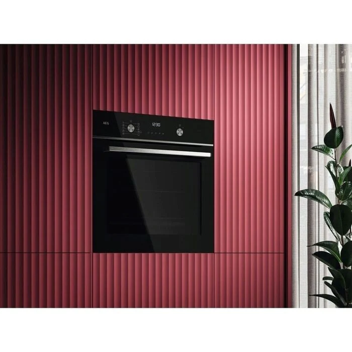 AEG 5000 Series GA5PB501AB Surround Cook with Steam Bake Electric Single Built In Oven with Retractable Dials Black - Image 6