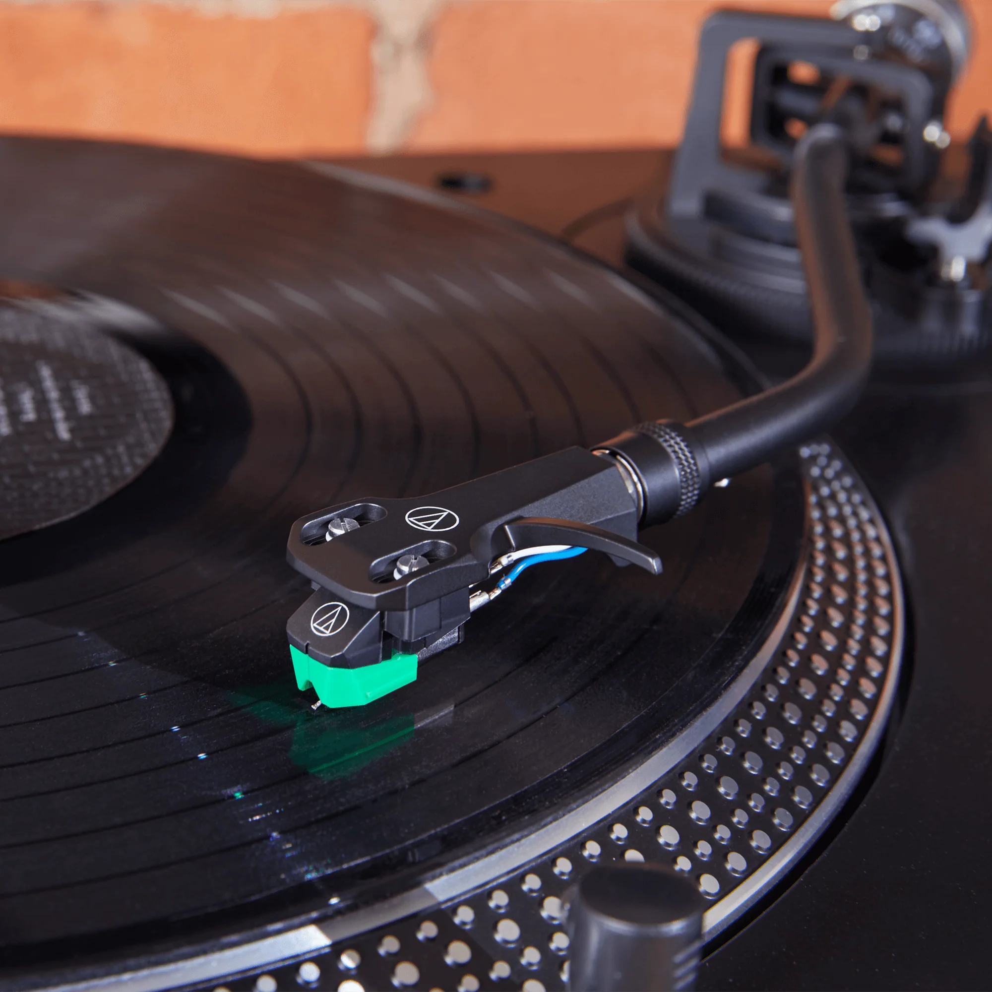 Audio Technica AT-VM95E VM95 Series Elliptical Stereo Cartridge - Image 4
