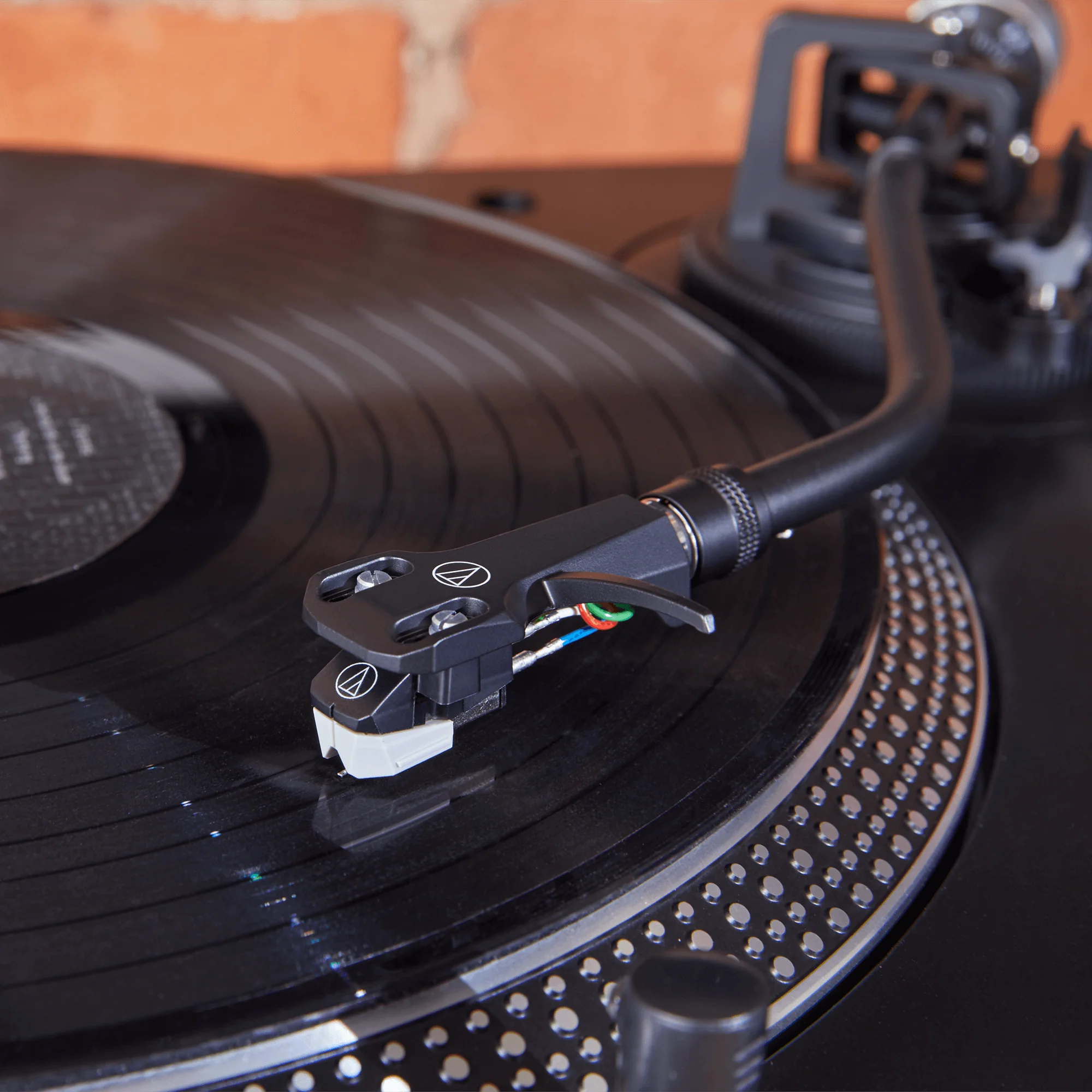 Audio Technica AT-VM95SP VM95 Series 78RPM SP Stereo Cartridge - Image 4
