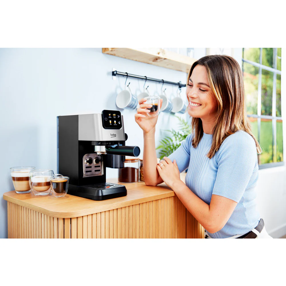Beko CEP5304X CaffeExperto Semi Automatic Espresso Coffee Machine with Integrated Milk Jug Silver - Image 10
