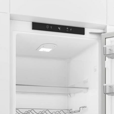 Blomberg SST4455VI Integrated Tall Larder Fridge White - Image 3