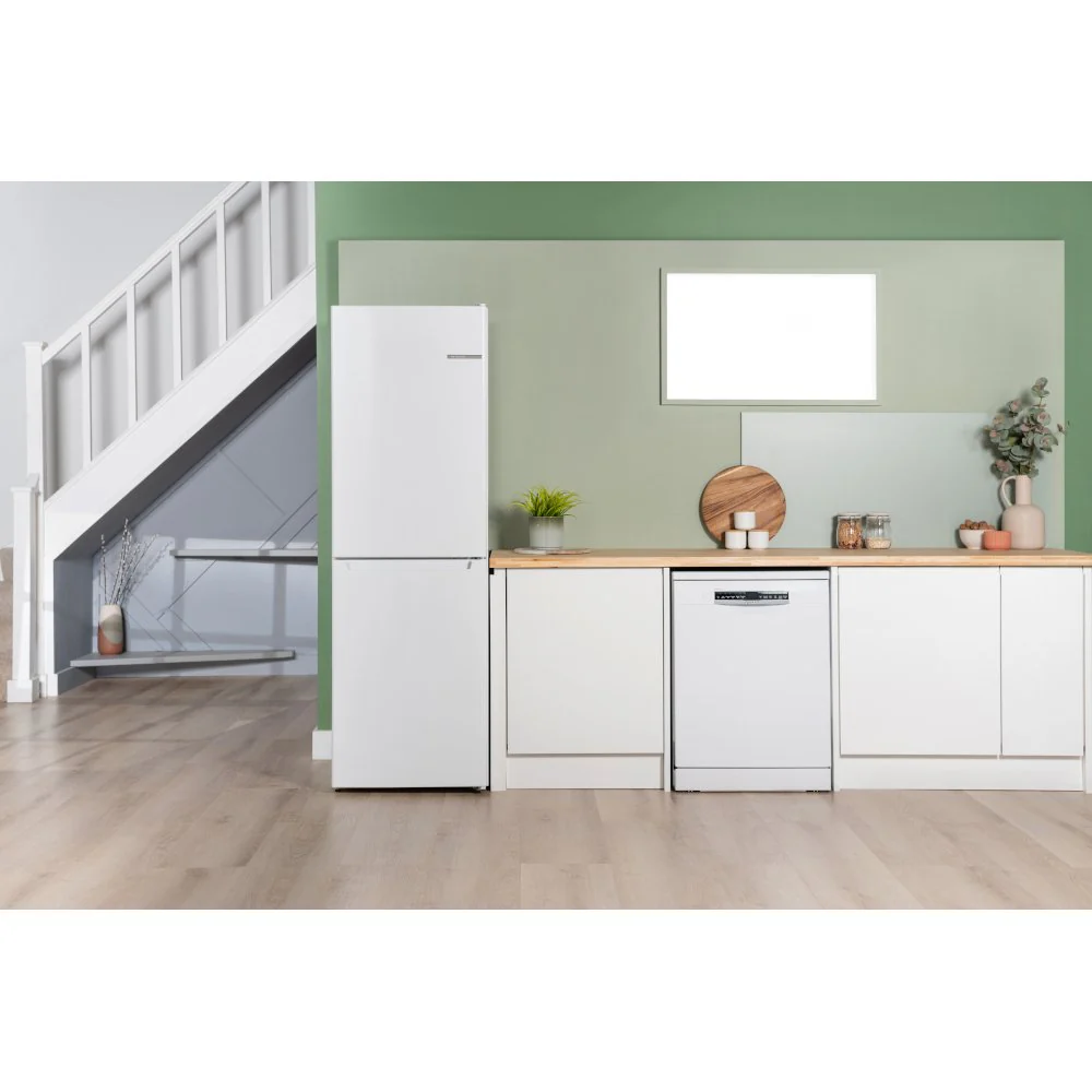 Bosch Series 2 KGN34NWEAG 50/50 Freestanding No Frost Fridge Freezer White - Clearance - Image 6
