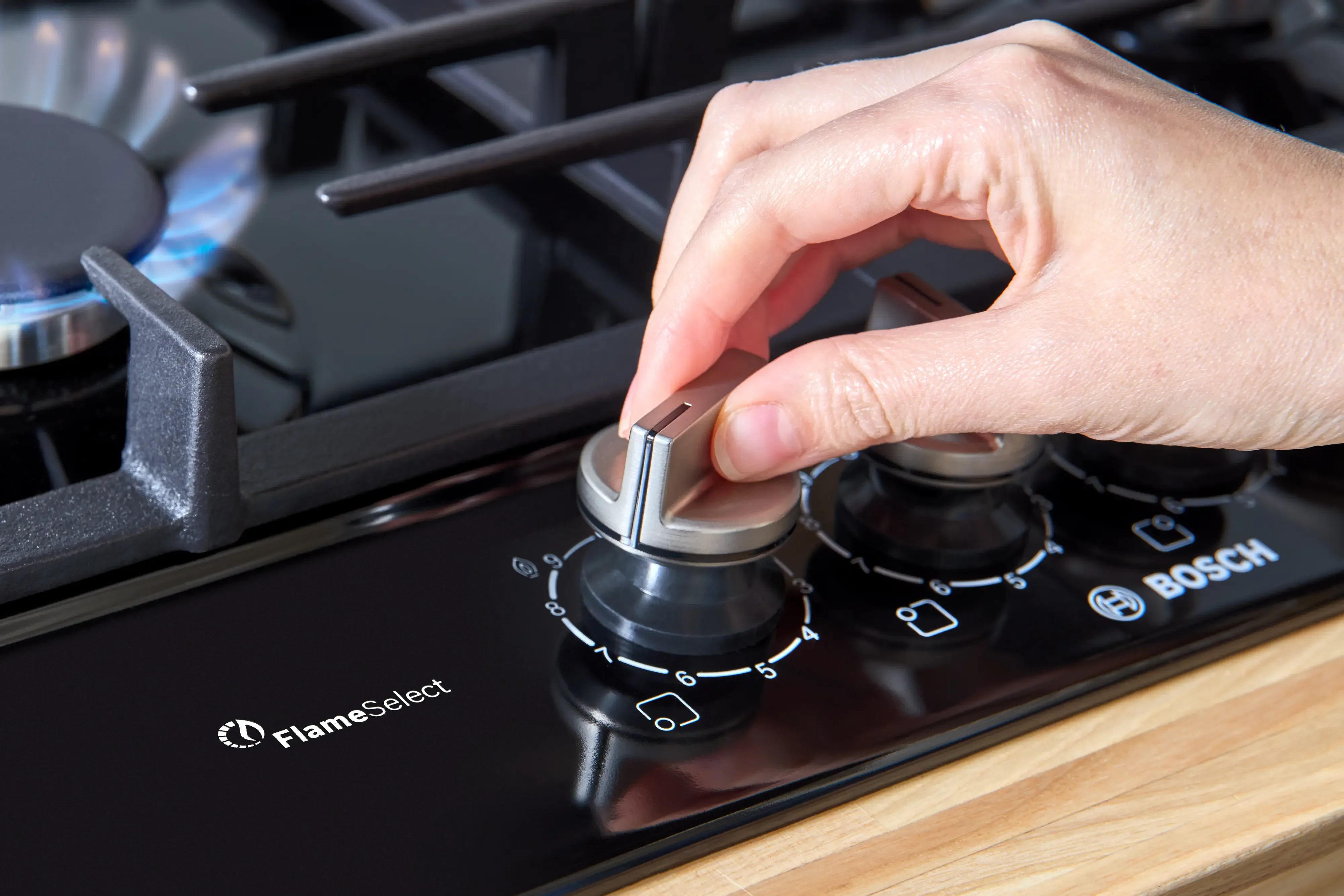 Bosch Series 6 PCP6A6I90 60cm Gas Hob Black - Image 10