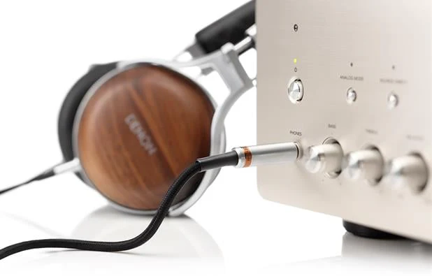 Denon AH-D7200 Reference Quality Over-Ear Headphones in Walnut - Image 4