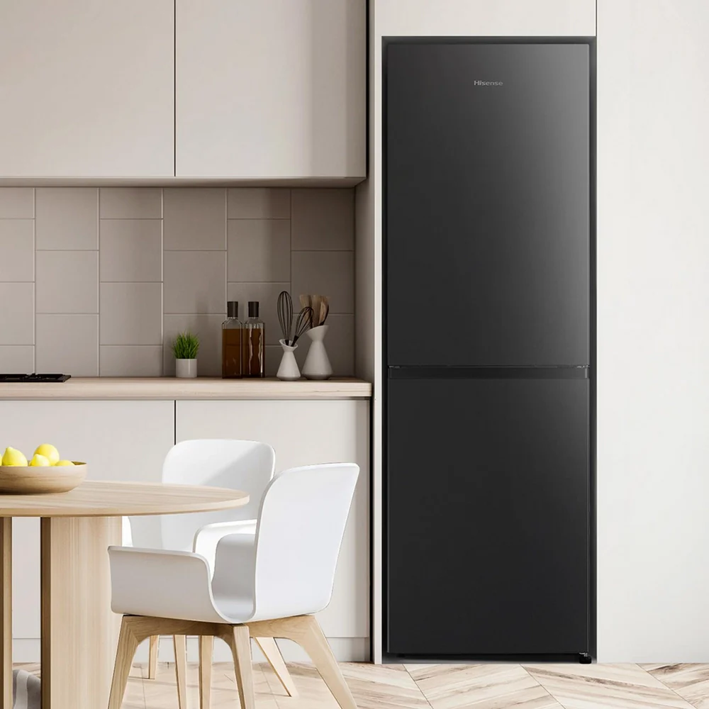 Hisense RB327N4ABD Fridge Freezer Frost Free Freestanding 50/50 182cm Tall 256L - Black - Image 2
