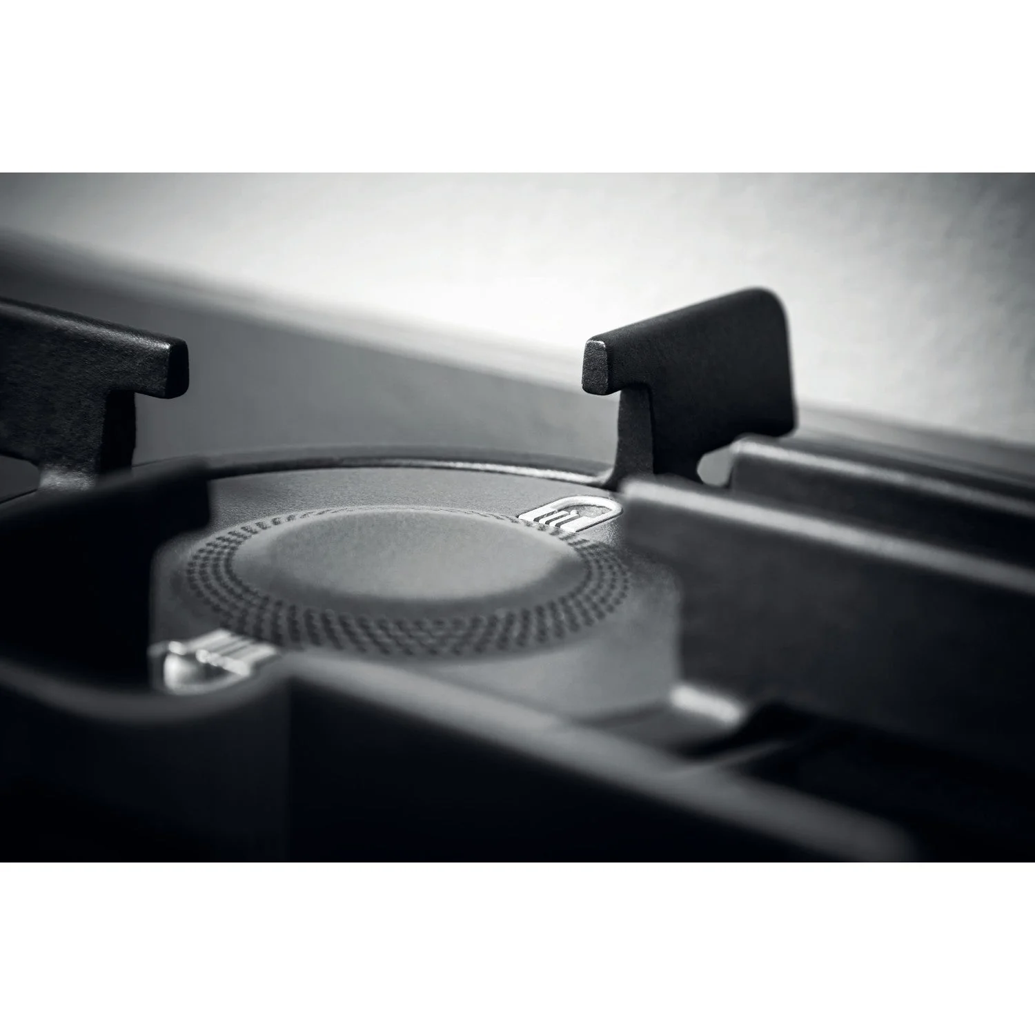 Hotpoint FTGHG751DHBK 75cm 5 Burner Gas on Glass Hob with Vertical Flame Black - Image 10