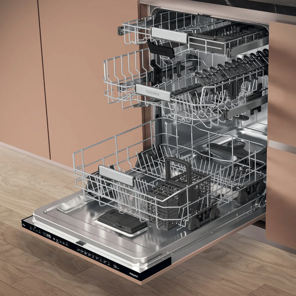 Hotpoint HD8IHP42L Hydroforce Full Size Integrated Dishwasher 14 Place Settings - Image 2