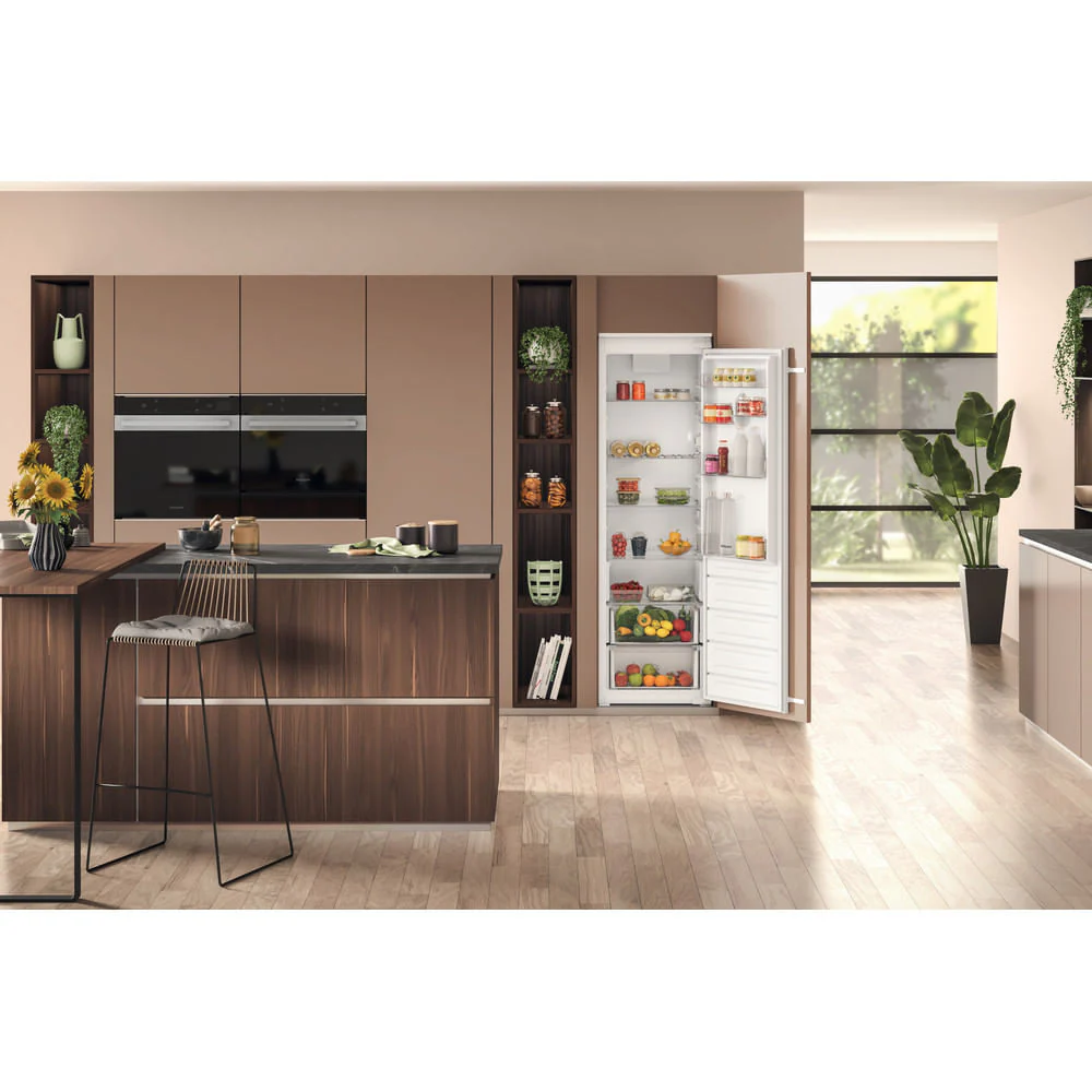 Hotpoint HTSD18A011A1 Integrated Low Frost Tall Larder Fridge - Image 4