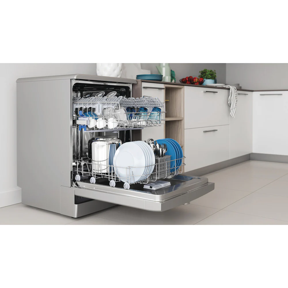 Indesit D2FHK26S Full Size Dishwasher with 14 Place Setting Silver - Image 4