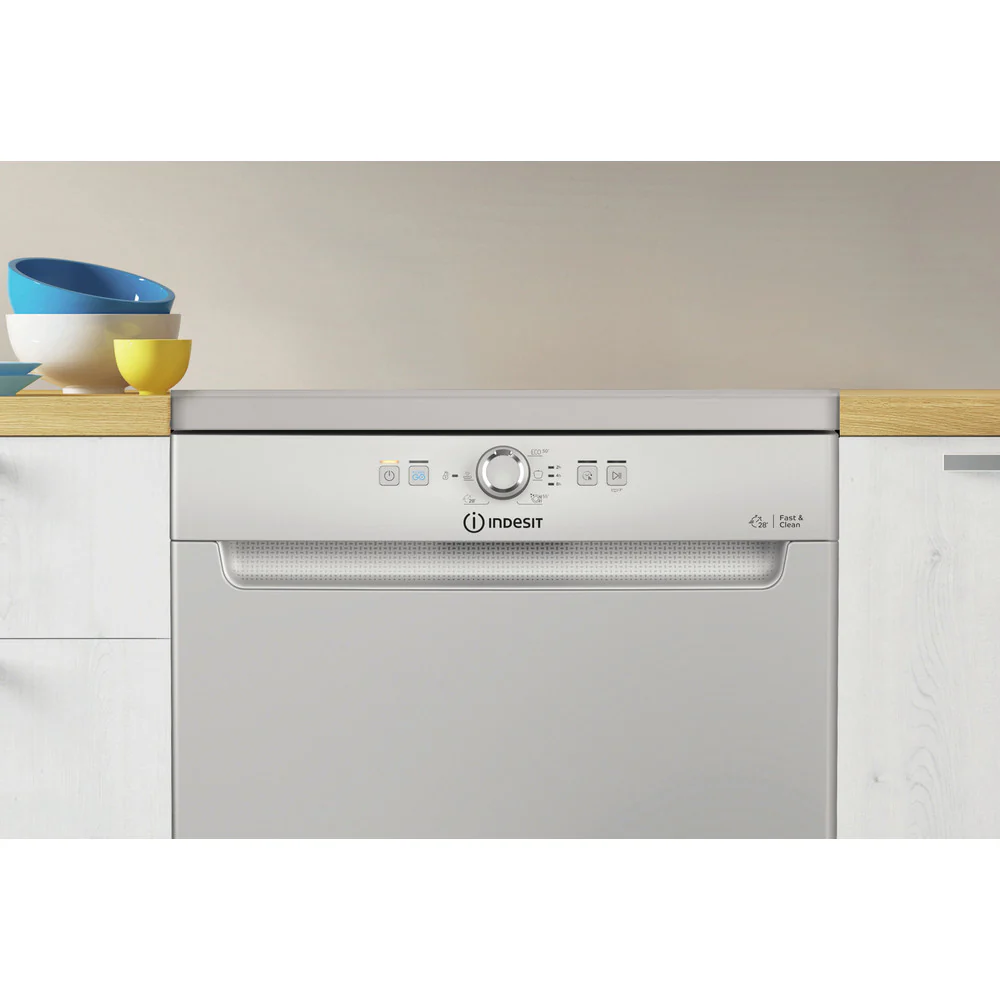 Indesit D2FHK26S Full Size Dishwasher with 14 Place Setting Silver - Image 5
