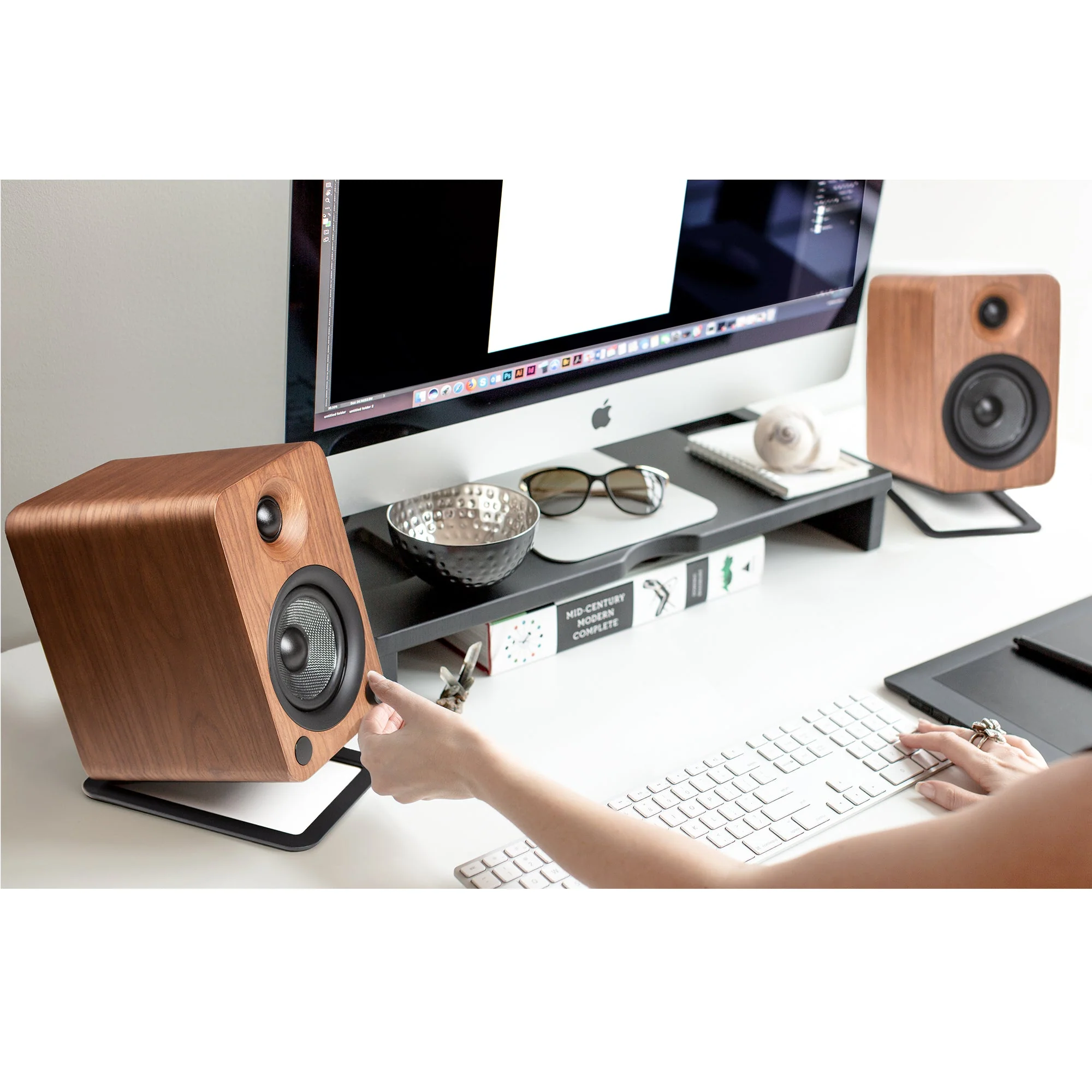 Kanto S4 Medium Desktop Speaker Stands Black - Image 10
