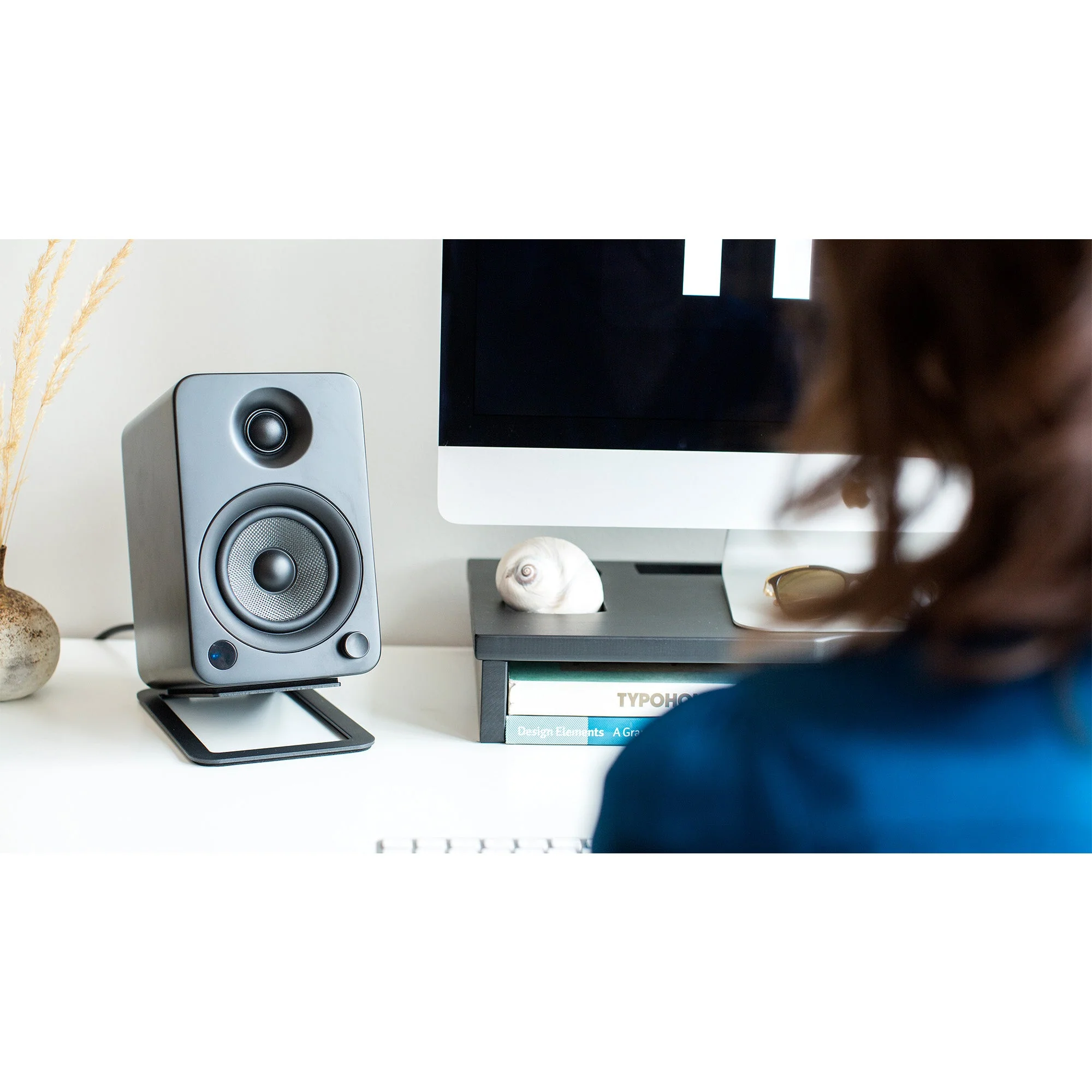 Kanto S4 Medium Desktop Speaker Stands Black - Image 12