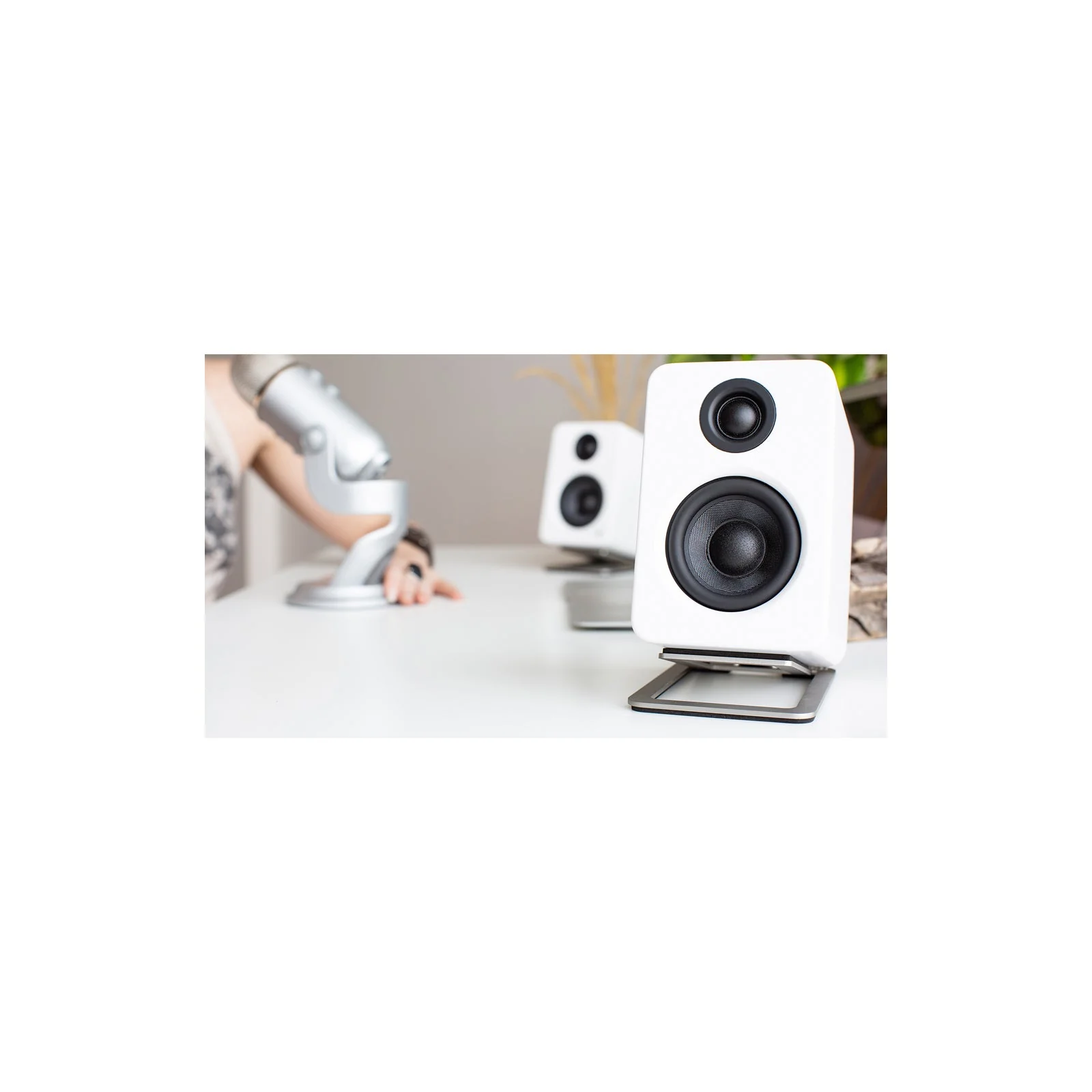 Kanto YU2 Powered Desktop Speakers Matte White - Image 11