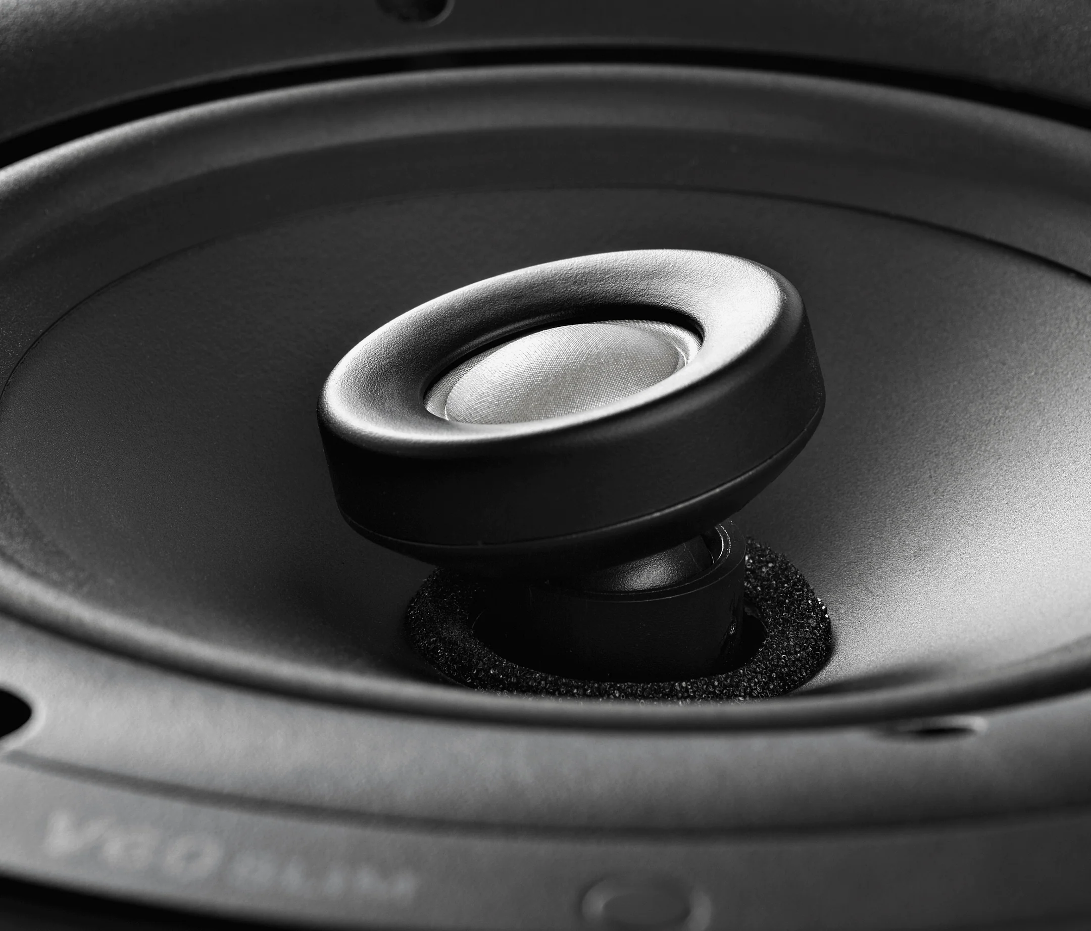 Polk V60 Slim Vanishing In-Ceiling Single Speaker with 6.5Inch Driver - Image 4