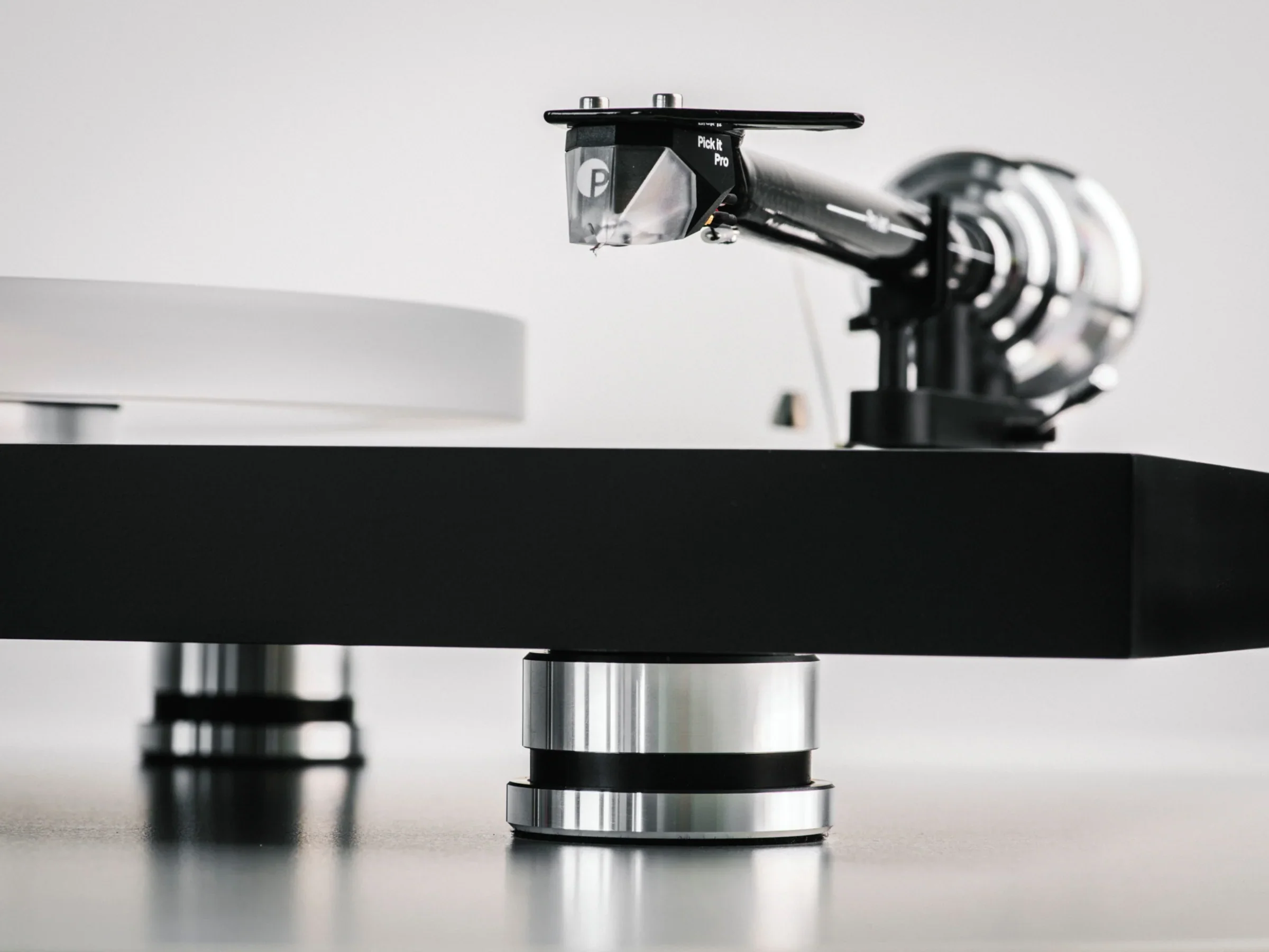 Pro-Ject Debut Reference 10 Flagship Premium Turntable - Satin Black - Image 6