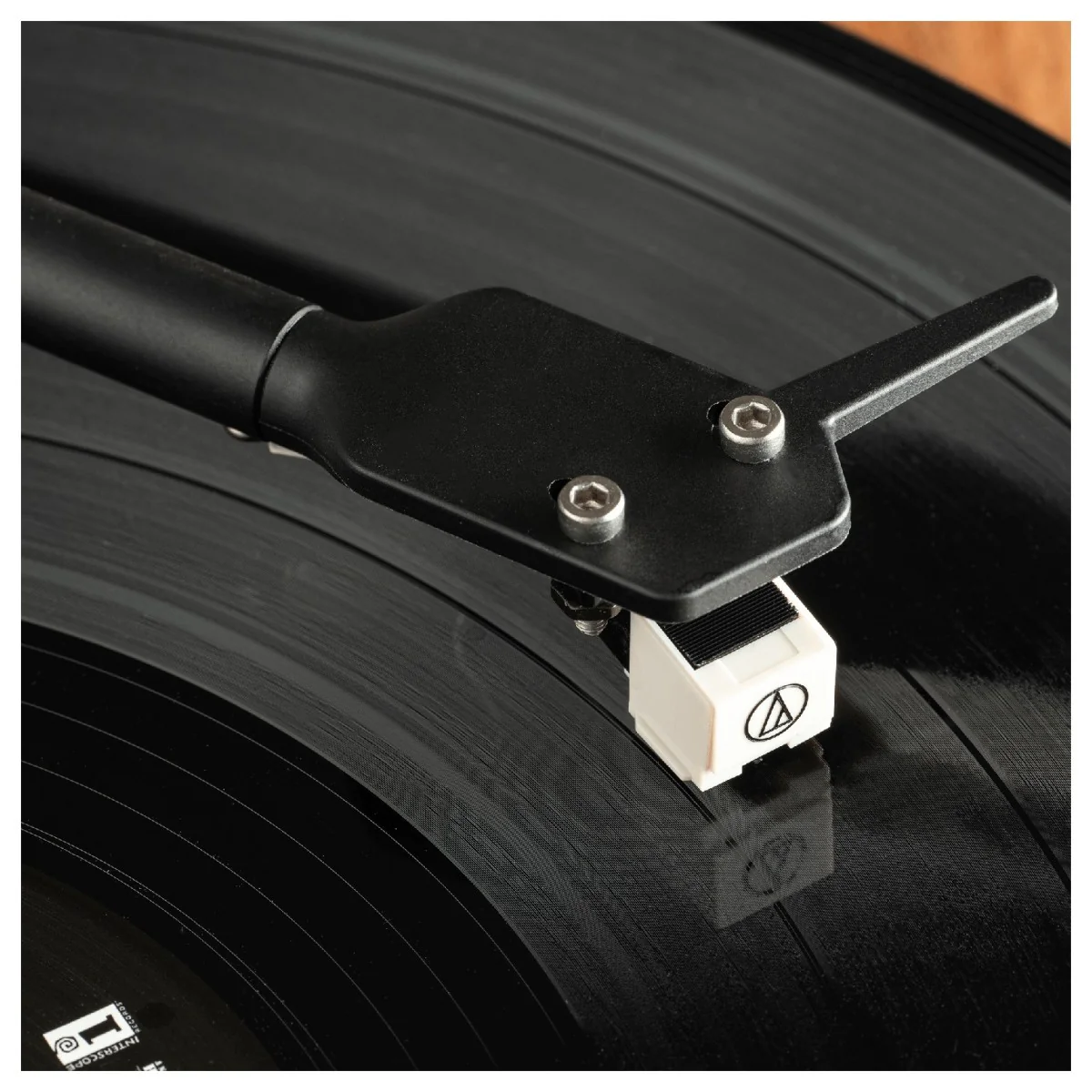 Pro-Ject E1 BT Bluetooth Belt Driven Turntable with Built-in Phono Preamp - White - Image 4