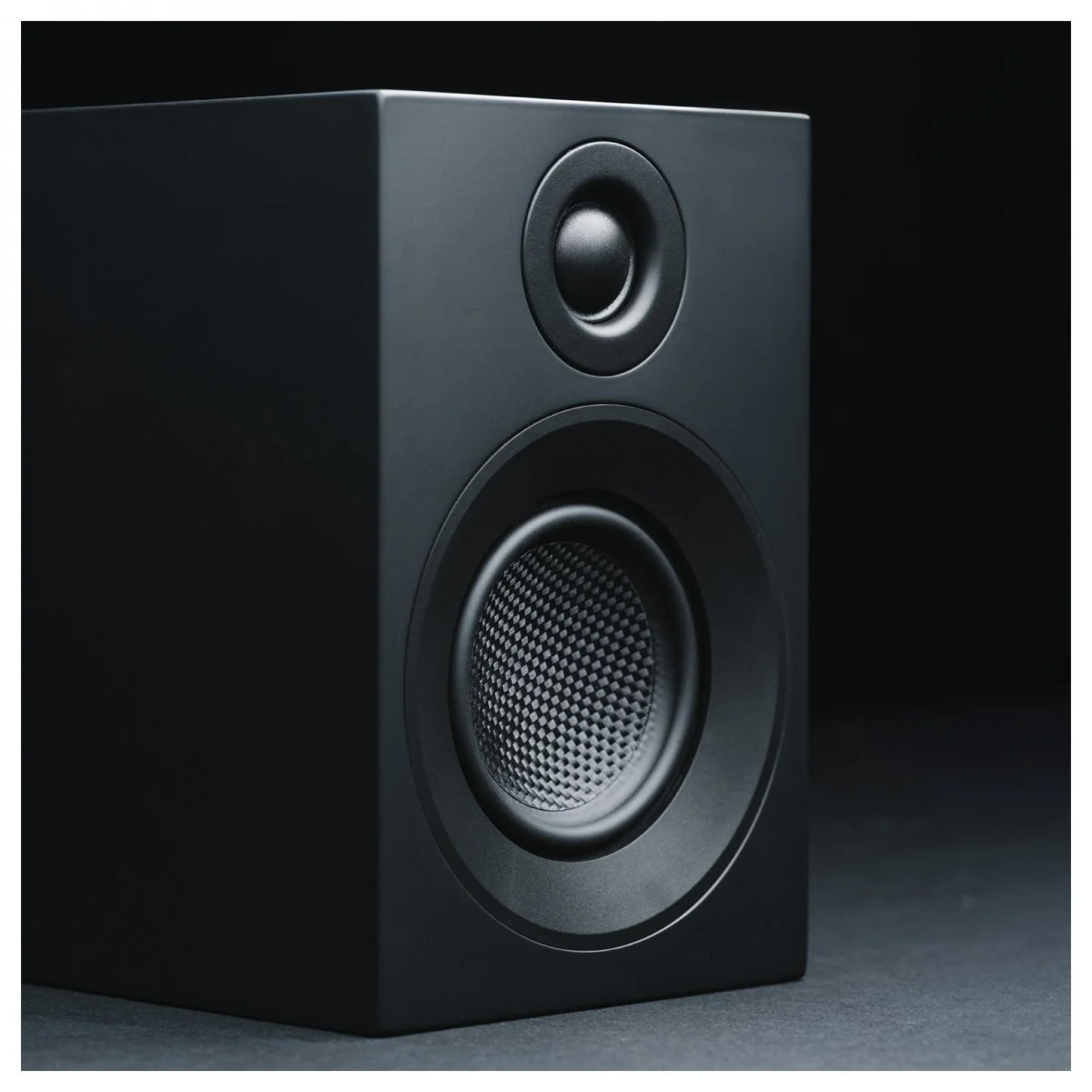 Pro-Ject Speaker Box 3E Carbon Bookshelf Speakers Pair In Black - Image 4