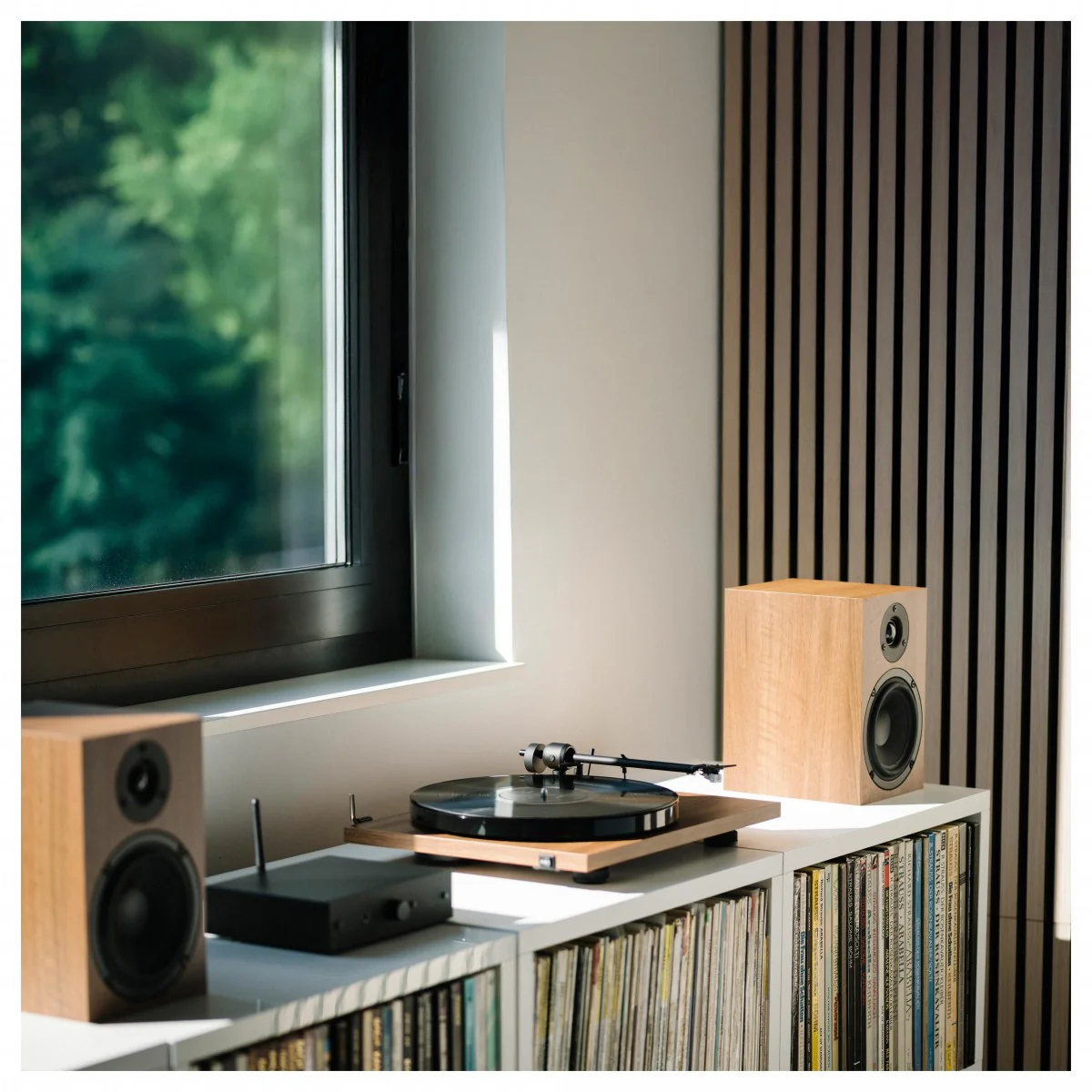 Pro-Ject Stereo Set E1 All-In-One Hi-Fi Set including E1 Turntable with Stereo Box E Integrated Amp and Speaker Box 5E Speakers - Walnut - Image 9