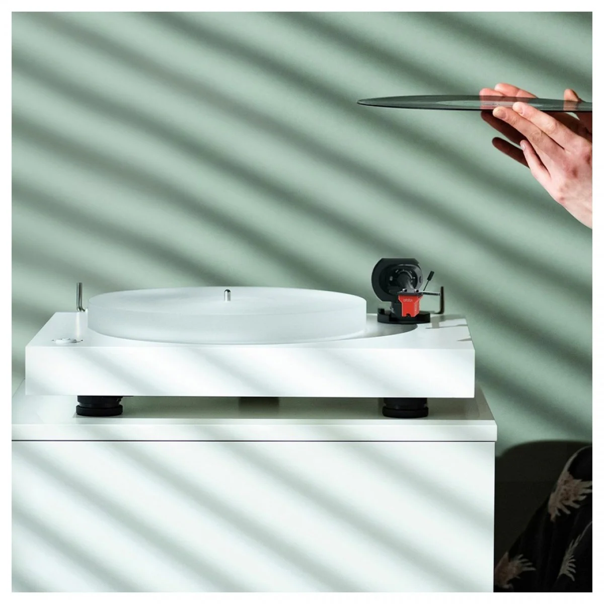 Pro-Ject X2 B Balanced Belt Driven Turntable - Piano Black - Image 8