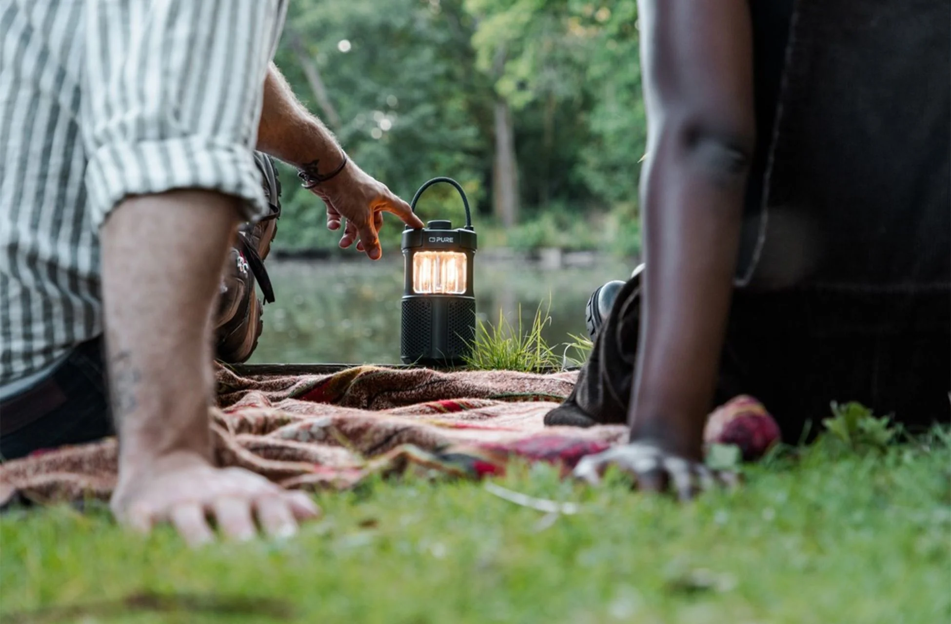 Pure Woodland Glow Waterproof Outdoor Portable Bluetooth Speaker with LED lamp - Image 7