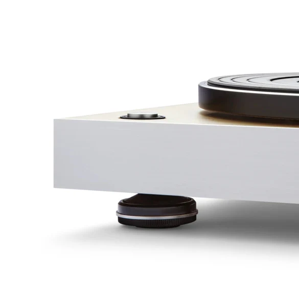 Roberts Stylus Luxe Turntable with Built-In Preamplifier & Kanto Ora Black Powered Bluetooth Desktop Speakers - Image 6
