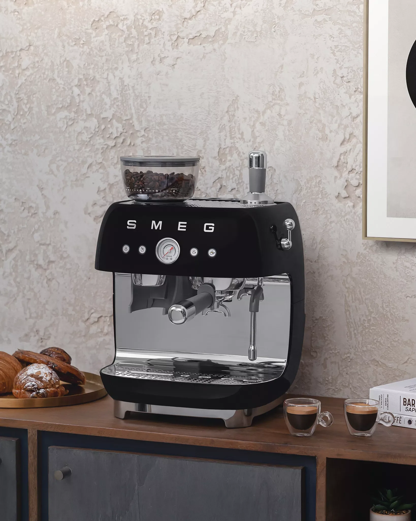 Smeg EGF03BLUK Retro Espresso Coffee Machine with Grinder in Black - Image 7