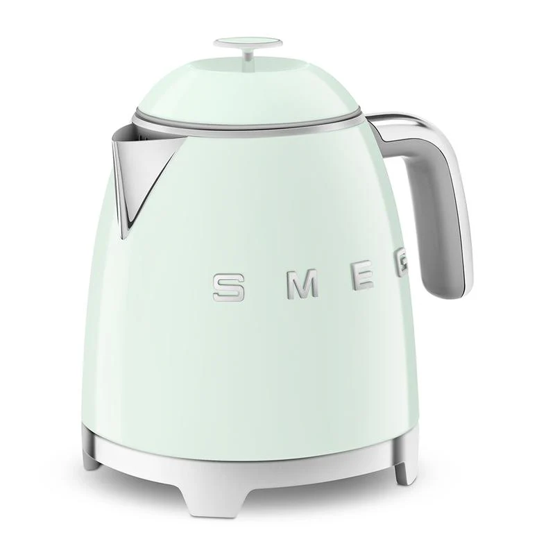 SMEG KLF05PGUK 50s Retro Style Mini Kettle Pastel Green - Image 3