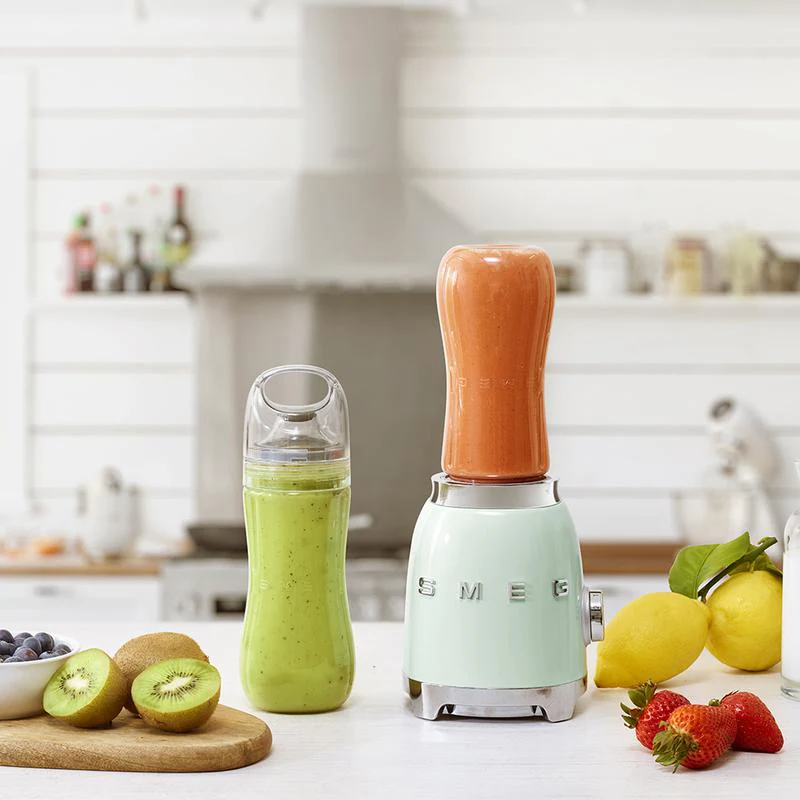 Smeg PBF01PGUK 50s Retro Style Personal Blender Pastel Green - Image 5