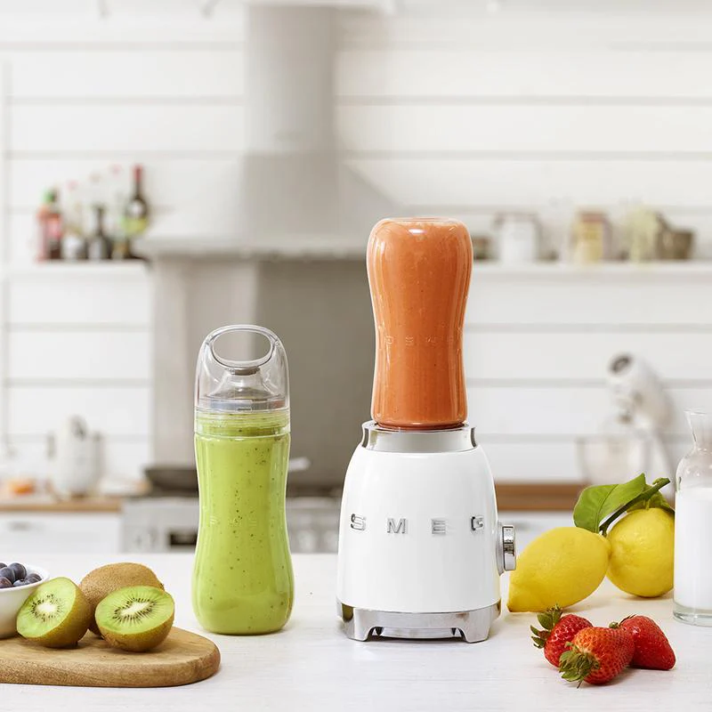 Smeg PBF01WHUK 50s Retro Style Personal Blender White - Image 3