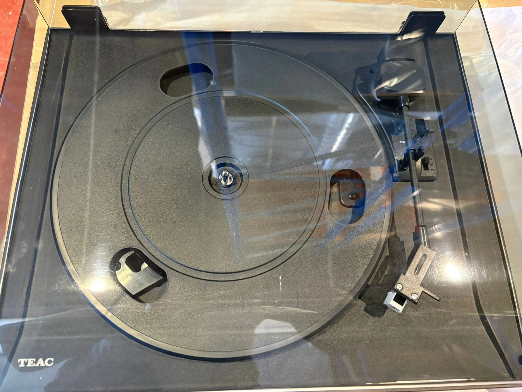 TEAC TN-180BT Bluetooth 3-speed Analog Turntable with Phono EQ in Black Ex-Display Clearance - Image 6